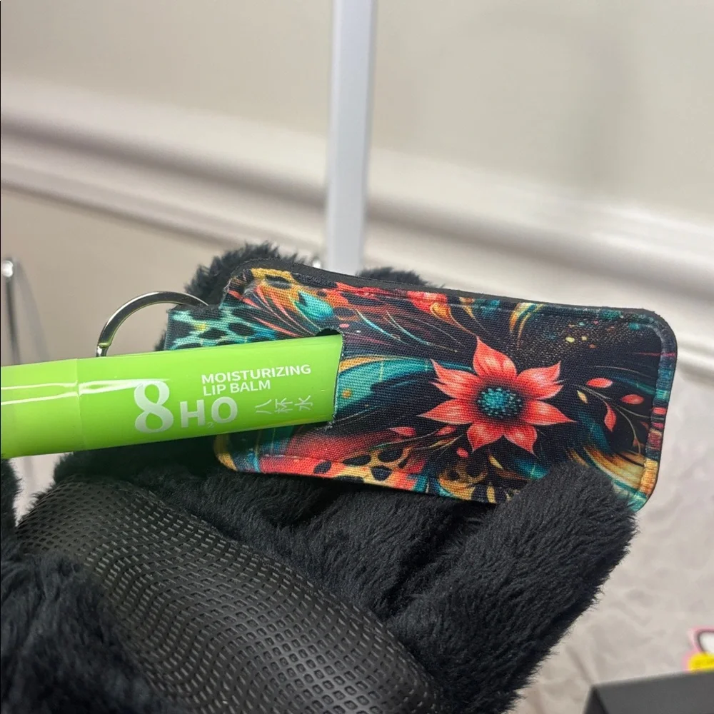 🔥HELLO KITTY LIP-CARE: LIPGLOSS, LIP BALM BUNDLE - Picture 7 of 12